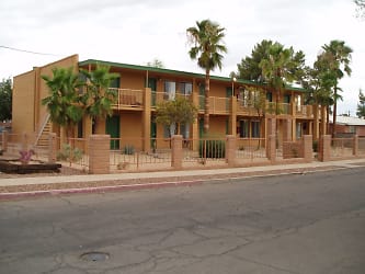 2585 N Country Club Rd - Tucson, AZ