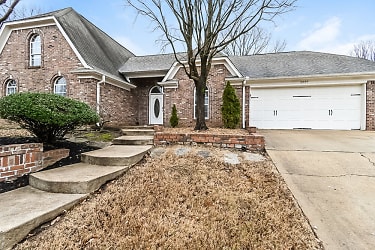 5899 Michaelson Dr - Olive Branch, MS