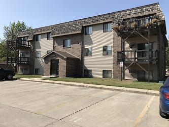 Columbine 1951 Apartments - Grand Forks, ND