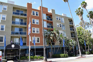 Hollywood Place Apartments - Los Angeles, CA