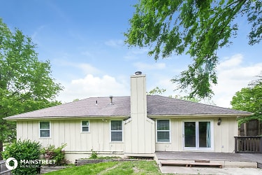 1207 Sw 24Th St - Blue Springs, MO