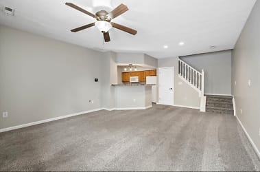 8023 Seabrook Dr unit 8023 - Indianapolis, IN