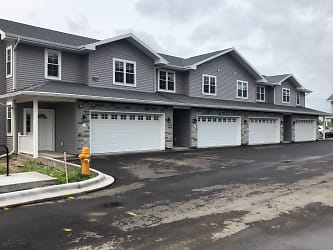 475 Apartments - Janesville, WI
