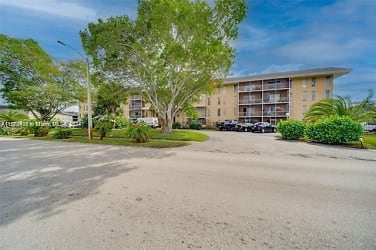 4848 NW 24th Ct #230 - Lauderdale Lakes, FL