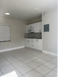 930 SW 6 St Apartments - Miami, FL