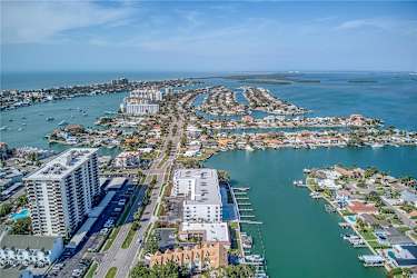 415 Island Way unit 310 - Clearwater, FL