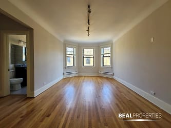 2317 N Rockwell St unit A2 - Chicago, IL
