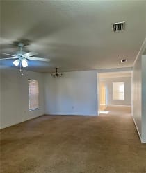 2609 Whitewood Rd - Mulberry, FL