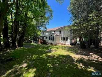 68 Wilson Pl - Closter, NJ