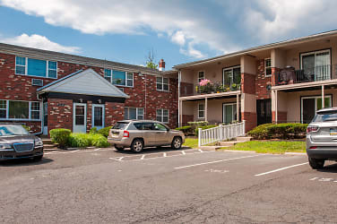 Pennsbury Court Apartments - Morrisville, PA