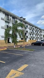16450 NW 2nd Ave #211 - Miami, FL