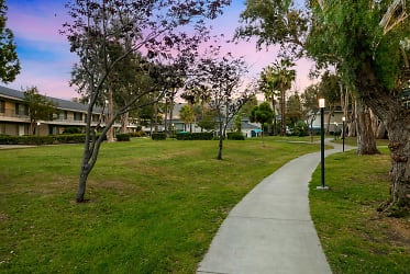 Hillcrest Park Apartments - Newbury Park, CA