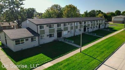 1390-1410 E Lincoln Ave Apartments - Madison Heights, MI