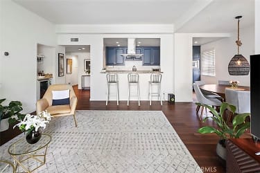 7250 Franklin Ave #510 - Los Angeles, CA