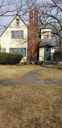 5831 Wickfield Dr - Parma Heights, OH
