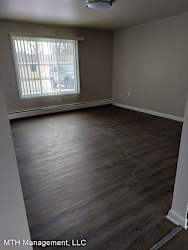 531 N. Pine River St. Apartments - Ithaca, MI