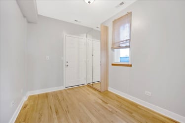 3918 N Kedvale Ave - Chicago, IL