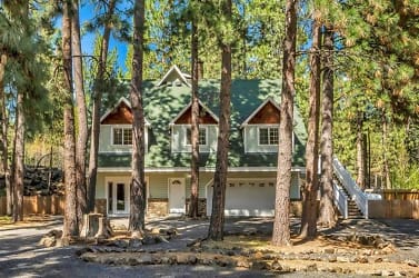 18832 River Woods Dr - Bend, OR