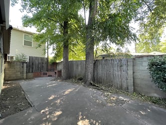 545 W 1st Ave - Chico, CA