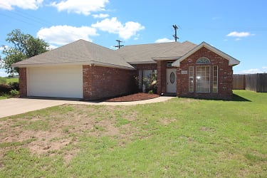 1838 Laura St - Weatherford, TX