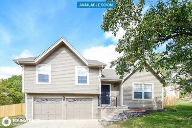 7912 Little Ln - Pleasant Valley, MO