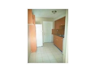 2770 NW 14th Ct - Fort Lauderdale, FL