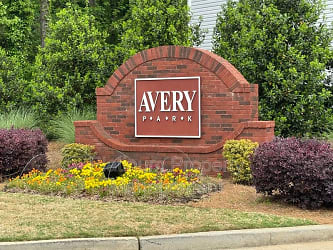 2611 Avery Park Circle - Atlanta, GA