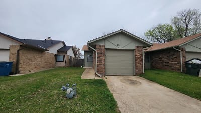 519 Peppertree Ln - Midwest City, OK