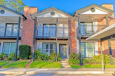 Round Hill Townhomes Apartments - Houston, TX