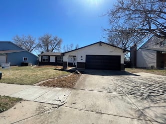 8329 Chase Dr - Arvada, CO