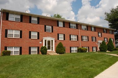 Towson Crossing Apartment Homes - Parkville, MD