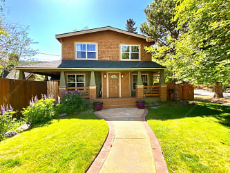 1443 NW 7th St - Bend, OR