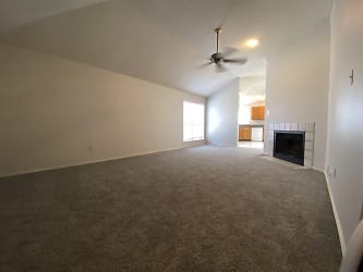1037 Stableway Ln Apartments - Bedford, TX