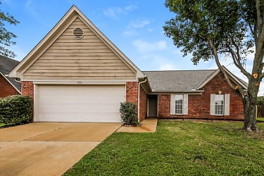 7927 Nature Walk Dr - Southaven, MS