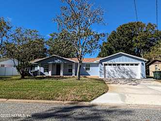 426 Mako Dr - Atlantic Beach, FL