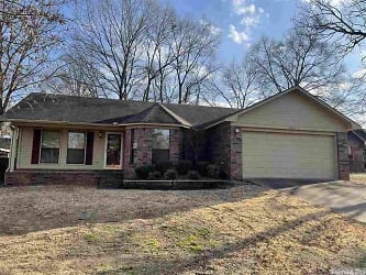2807 Timberpeg Ct - Conway, AR