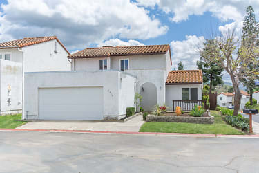 2511 Stoneview Ln - Spring Valley, CA