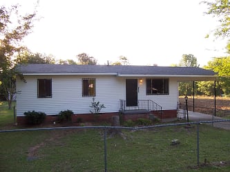 1368 Whiting Rd - Jackson, MS
