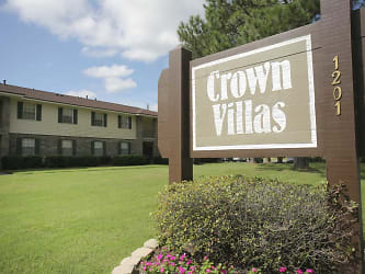 Crown Villas Apartments - Savannah, GA