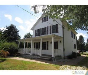 135 Summerhill Rd - undefined, undefined