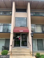7609 Fontainebleau Dr #2215 - New Carrollton, MD