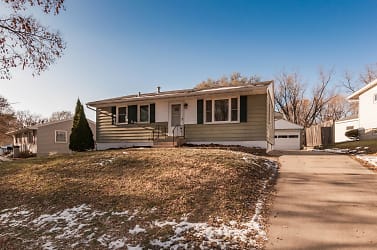 3569 6th St NW - Rochester, MN