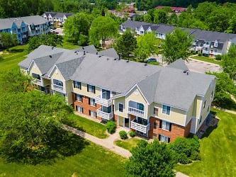 Irish Hills Apartments - South Bend, IN