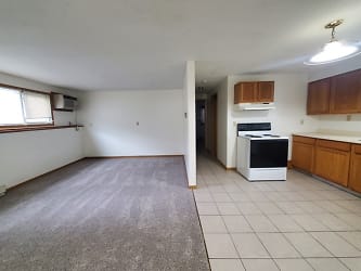 1411 11th Ave S unit 4 - Grand Forks, ND