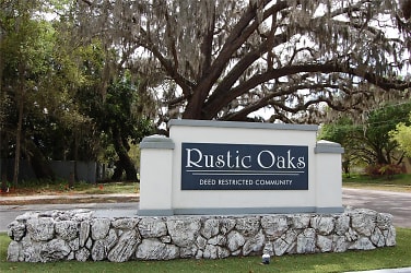 2824 Rustic Oaks Dr - Palm Harbor, FL