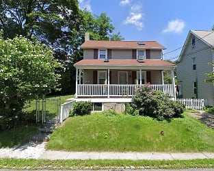 543 Old Lancaster Rd - Haverford, PA