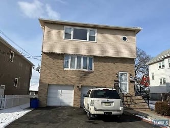 27 Boiling Springs Ave #2 - East Rutherford, NJ