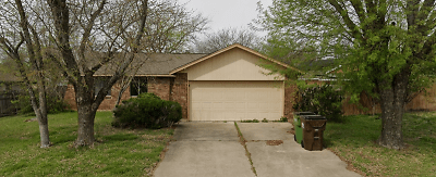 1104 Long Meadow Dr - Round Rock, TX