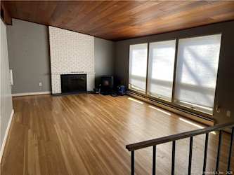 5 Jefferson Dr - East Lyme, CT