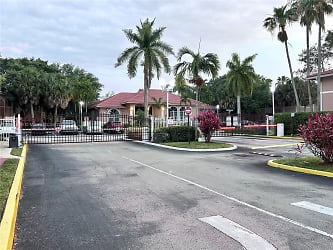 3211 Sabal Palm Manor #104 - Hollywood, FL